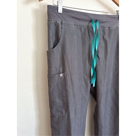 Figs Kade cargo scrub pants size small - Picture 3 of 5